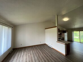 3701-3703 Pintail Dr in Janesville, WI - Building Photo - Building Photo