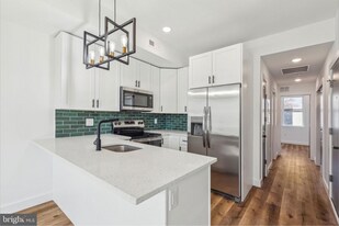 415 W York St in Philadelphia, PA - Building Photo