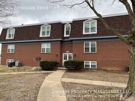 904 Georgian Dr in Danville, IL - Building Photo