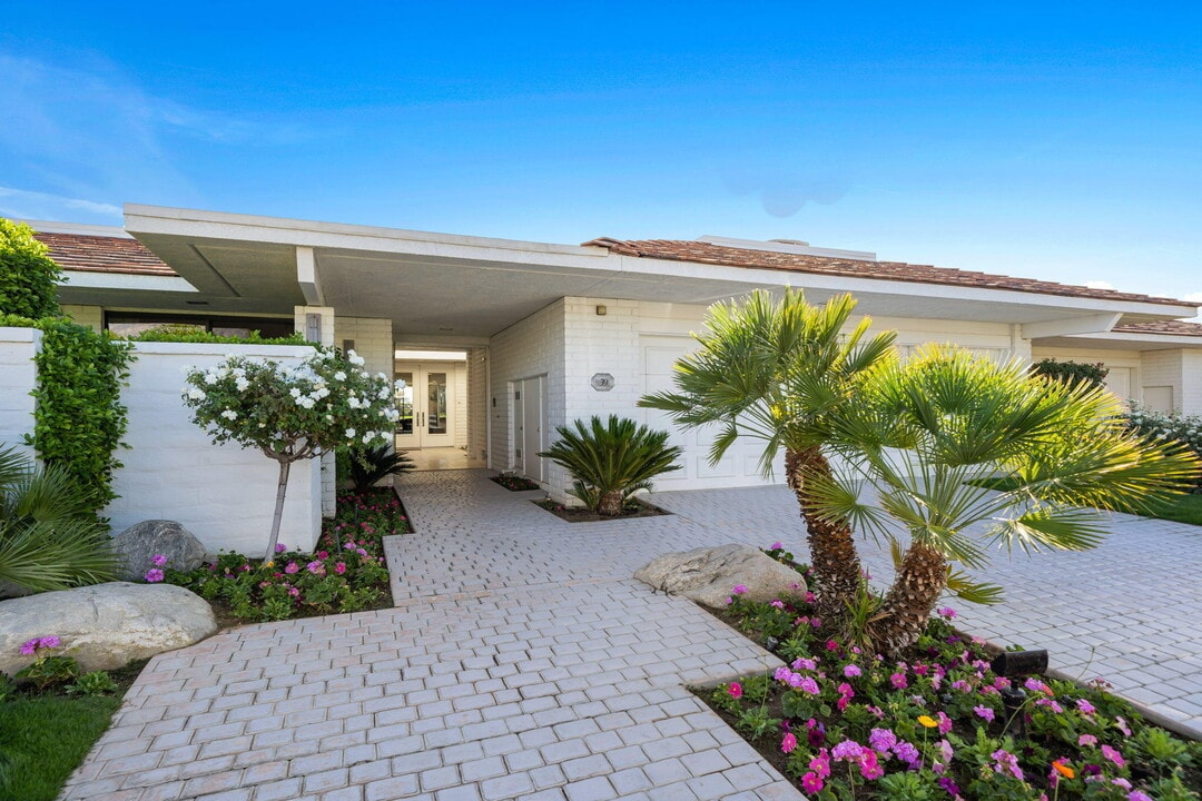 39 Mayfair Dr in Rancho Mirage, CA - Building Photo