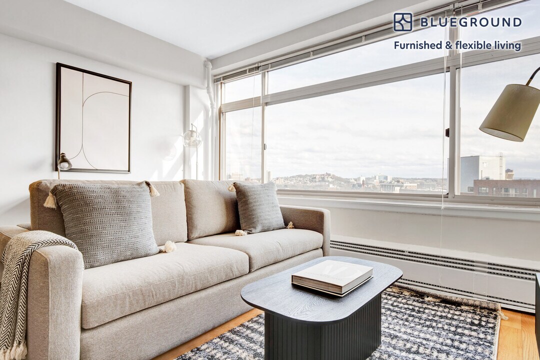 1440 Beacon St, Unit FL8-ID599 in Brookline, MA - Foto de edificio