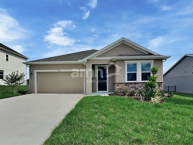 property at 3724 Ctr Cv Ln