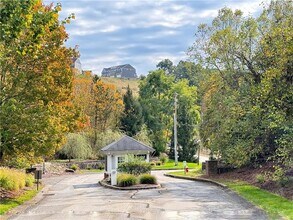 203 Sonie Dr in Sewickley, PA - Building Photo - Building Photo