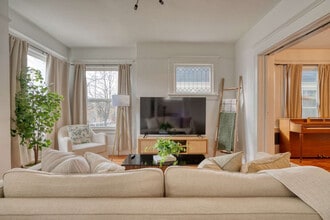 1032-1036-1036 SE 12th Ave in Portland, OR - Building Photo - Building Photo