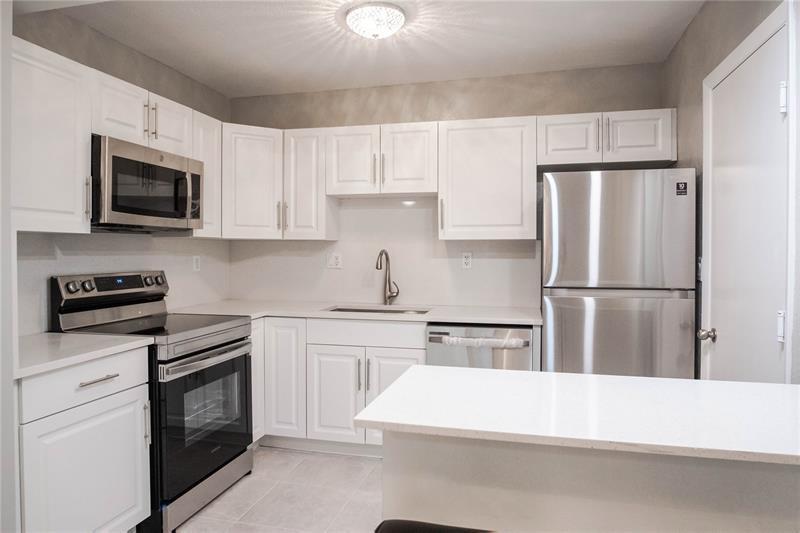 760 SE 2nd Ave, Unit D215 in Deerfield Beach, FL - Building Photo