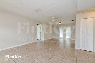 3806 Southern Pkwy W in Bradenton, FL - Foto de edificio - Building Photo