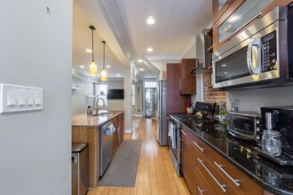 503 Columbia Rd NW, Unit 503 in Washington, DC - Foto de edificio - Building Photo