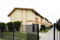 1041-1043 W Bishop St in Santa Ana, CA - Foto de edificio - Building Photo