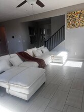 6913 Boulder View St in North Las Vegas, NV - Foto de edificio - Building Photo