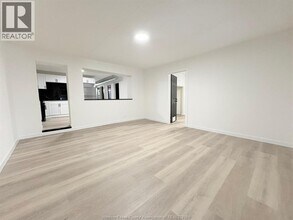 1370 Wyandotte St E in Windsor, ON - Building Photo - Building Photo
