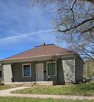 221 E 7th St in Concordia, KS - Building Photo