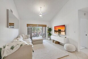 284 Village Blvd in Tequesta, FL - Building Photo