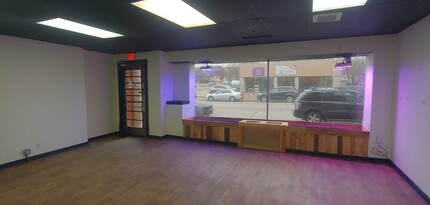 5725 W North Ave in Milwaukee, WI - Building Photo - Building Photo
