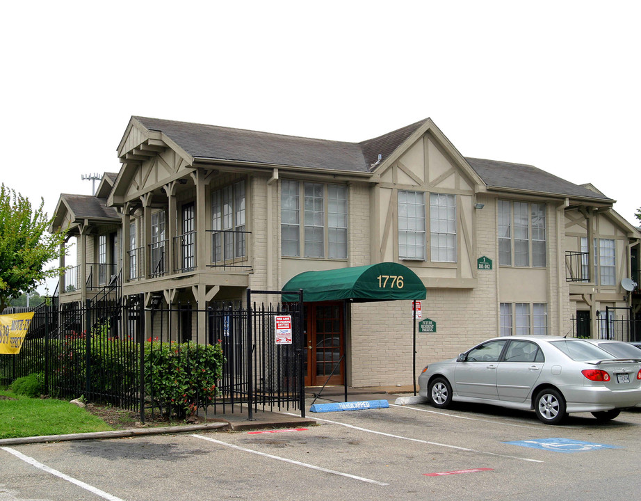 Gessner Park Apartments in Houston, TX - Foto de edificio