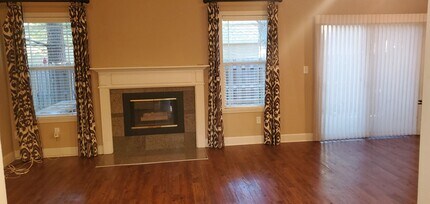 405 S Village Cir in Columbia, MO - Building Photo - Building Photo