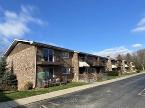 Forestglenn Apartments in Zion, IL - Building Photo - Building Photo