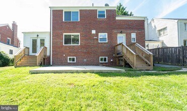 8909 Georgia Ave in Silver Spring, MD - Building Photo - Building Photo