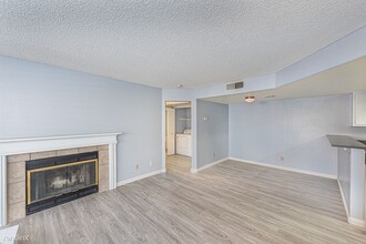 3450 Erva St-Unit -Apt 167 in Las Vegas, NV - Building Photo - Building Photo