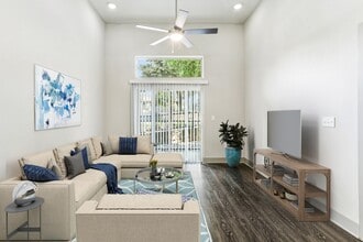 Lantower Legacy Lakes in Lewisville, TX - Foto de edificio - Building Photo