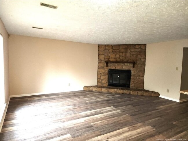 7062 Calamar Dr in Fayetteville, NC - Building Photo - Building Photo