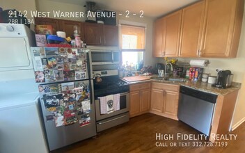 2142 W Warner Ave in Chicago, IL - Building Photo - Building Photo