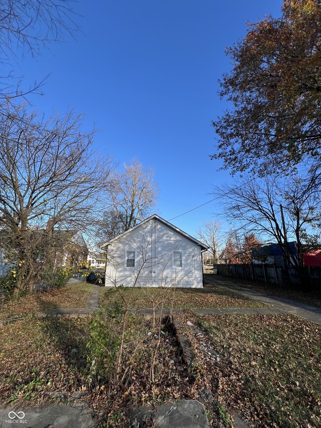 3818 Winthrop Ave in Indianapolis, IN - Foto de edificio - Building Photo