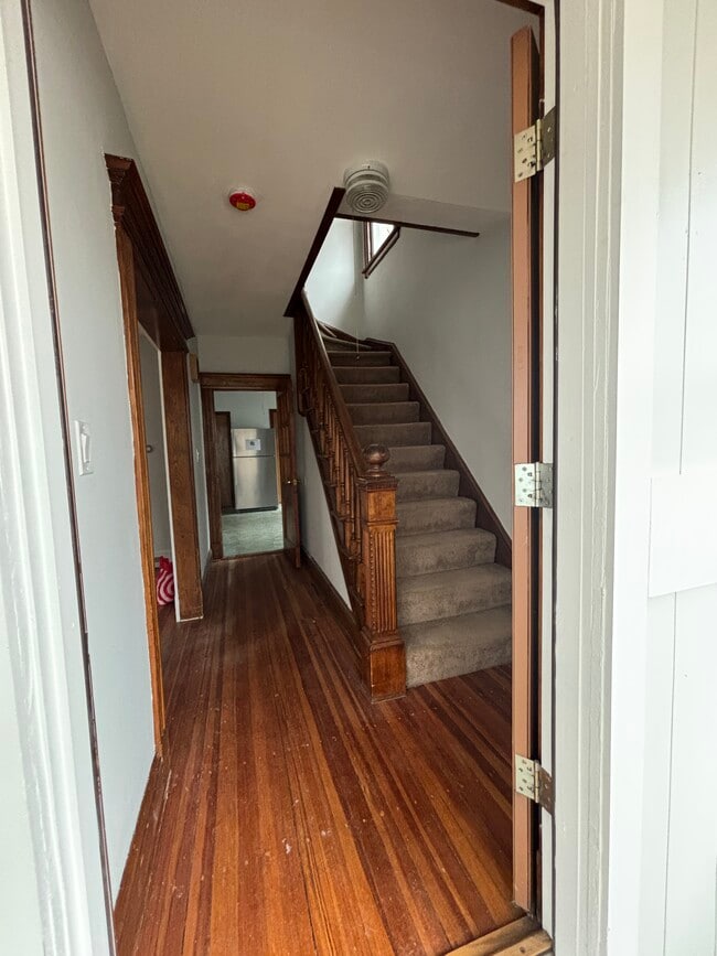 42 Richard St in West Hartford, CT - Building Photo - Building Photo