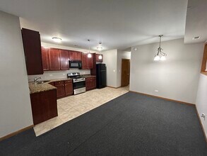5642 S Prairie Ave, Unit 1 in Chicago, IL - Building Photo - Building Photo