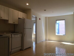 40 Boylston St, Unit 507 in Boston, MA - Foto de edificio - Building Photo