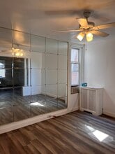 5049 N Sydenham St in Philadelphia, PA - Foto de edificio - Building Photo