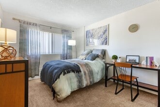 Campus Crossings on 8th Street in Tucson, AZ - Foto de edificio - Building Photo