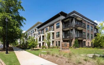 2010 Forte Ln, Unit SI ID1503152P in Alpharetta, GA - Foto de edificio - Building Photo