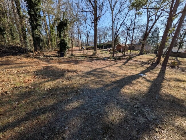 6082 Walker Rd in Riverdale, GA - Foto de edificio - Building Photo