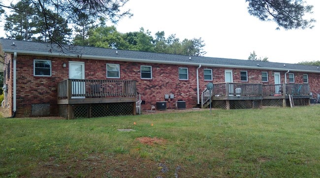 635 Cemetery Loop in Hickory, NC - Foto de edificio - Building Photo