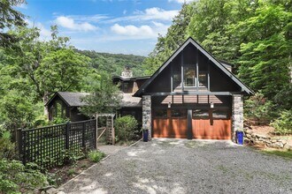 15 N Lake Cir in South Salem, NY - Building Photo - Building Photo