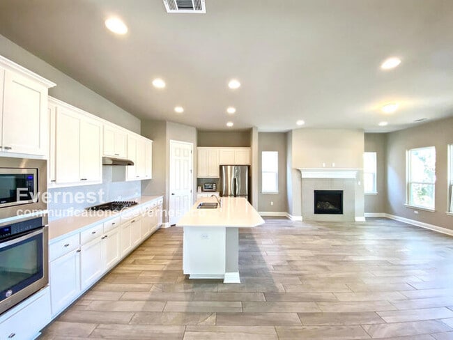 8800 Jodie Ln in Austin, TX - Building Photo - Building Photo