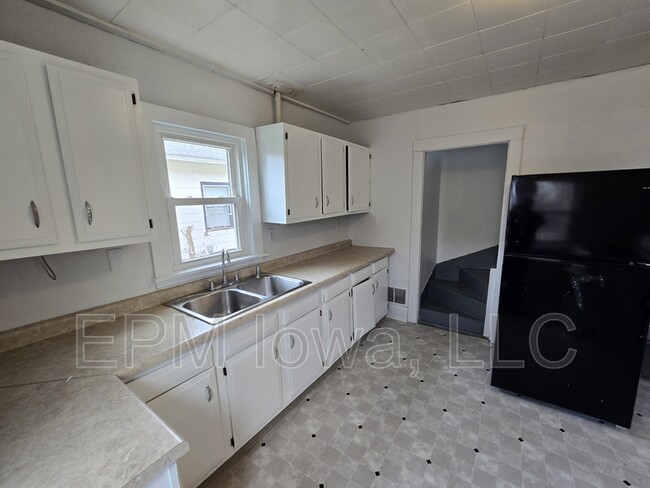 917 Fairview Ave in Waterloo, IA - Building Photo - Building Photo