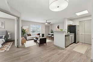 Kensington Crossing in Fredericksburg, VA - Building Photo