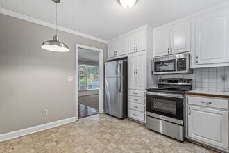 1052 Knox Rd in McLeansville, NC - Building Photo - Building Photo