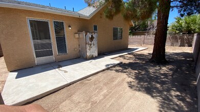 1104 Norma Joyce Ln in Las Vegas, NV - Building Photo - Building Photo