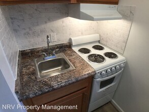 1407 Pickett St in Radford, VA - Building Photo - Building Photo