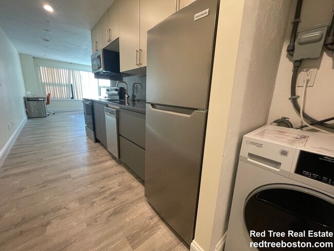 property at 1028a Commonwealth Ave