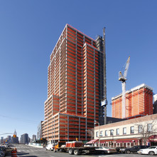 Hunter's Point South Crossing in Long Island City, NY - Building Photo - Building Photo