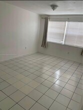 621 S Royal Poinciana Blvd in Miami Springs, FL - Building Photo - Building Photo