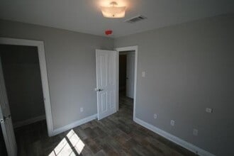 2419 Huey P Long Ave in Gretna, LA - Foto de edificio - Building Photo