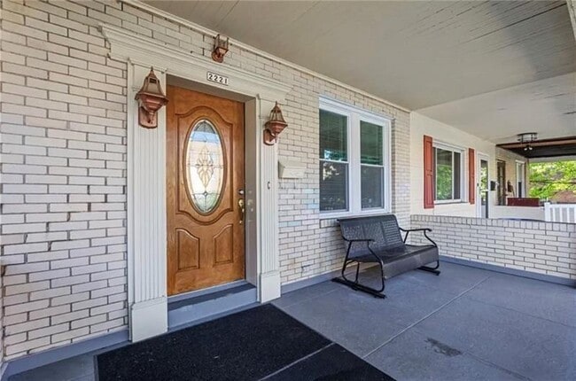2221 Wightman St in Pittsburgh, PA - Foto de edificio - Building Photo