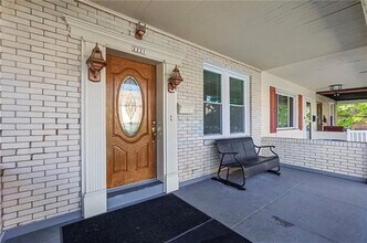 2221 Wightman St in Pittsburgh, PA - Building Photo - Building Photo