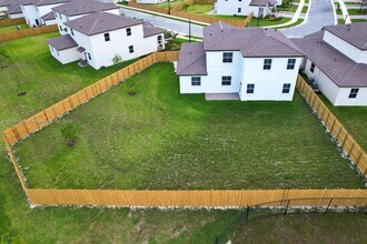 2727 SE 23rd Terrace in Homestead, FL - Building Photo - Building Photo