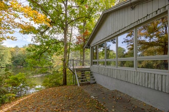 272 Drake in Pleasant Valley, NY - Foto de edificio - Building Photo