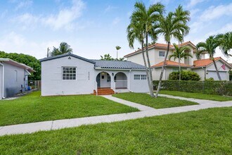 2360 SW 11th Terrace in Miami, FL - Foto de edificio - Building Photo